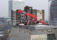 Верижни кранове - телескопична стрела UNIC URW-706