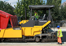 Верижни машини за асфалт Volvo ABG7820