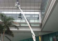 Пълзящи повдигачи с подвижна стрела Easy Lift R180BA