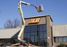 Пълзящи повдигачи с подвижна стрела JLG X430AJ