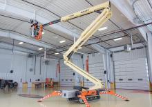 Пълзящи повдигачи с подвижна стрела JLG X770AJ