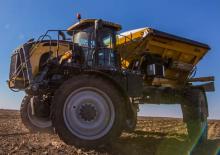 Верижни трактори Challenger MT743