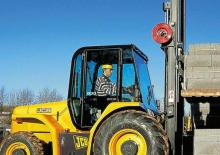 Високоповдигачи с висока проходимост JCB 930