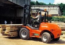 Високоповдигачи с висока проходимост Ausa C 500 H x 4