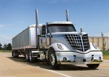 Влекачи International LoneStar 132 Hi-Rise Sleeper Cummins X15