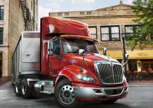 Влекачи International RH613 113 Low Roof Sleeper  International A26
