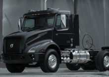 Влекачи Volvo Trucks VNX 300.500 8x6 Tridem
