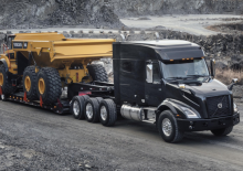 Влекачи Volvo Trucks VNX 740.527 8x4