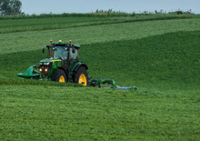 Задно монтиран косачен диск с кондиционер John Deere R950R