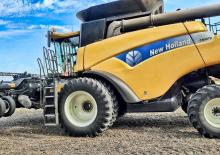 Зърнокомбайн New Holland CR 9070 Raupe