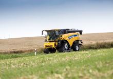 Зърнокомбайн New Holland CX8.90 Tracks