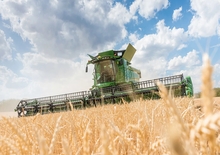 Зърнокомбайн John Deere S780 