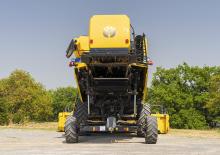 Зърнокомбайн New Holland TC5.90 SCR