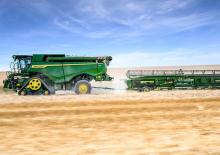 Зърнокомбайн John Deere X9 1100  