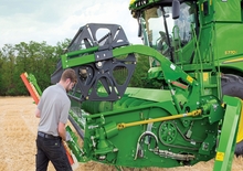Зърнокомбайни хедър (жатка) John Deere 735 Premium Flow